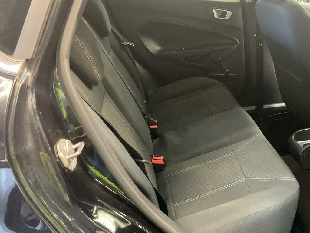 Ford Fiesta Zetec 16V 5-Door Silver #10