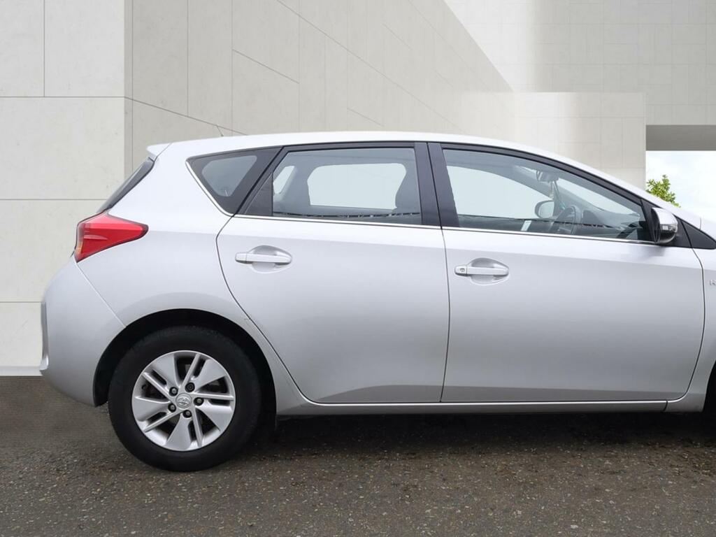 Toyota Auris Icon Silver #5