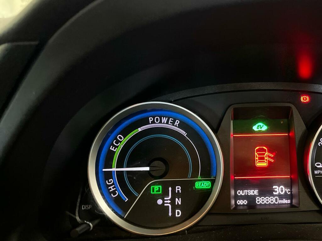 Toyota Auris Valvematic Icon White #8