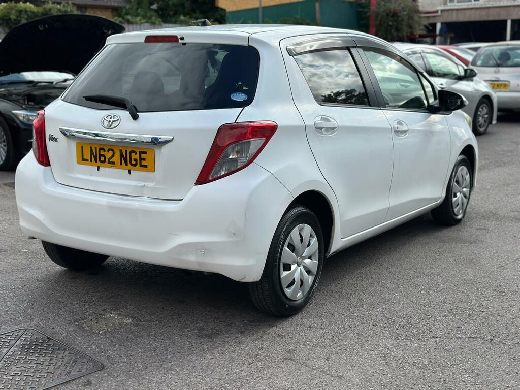 Toyota Yaris 1.0 Icon Plus Hatchback 2011 - 2015 White #6