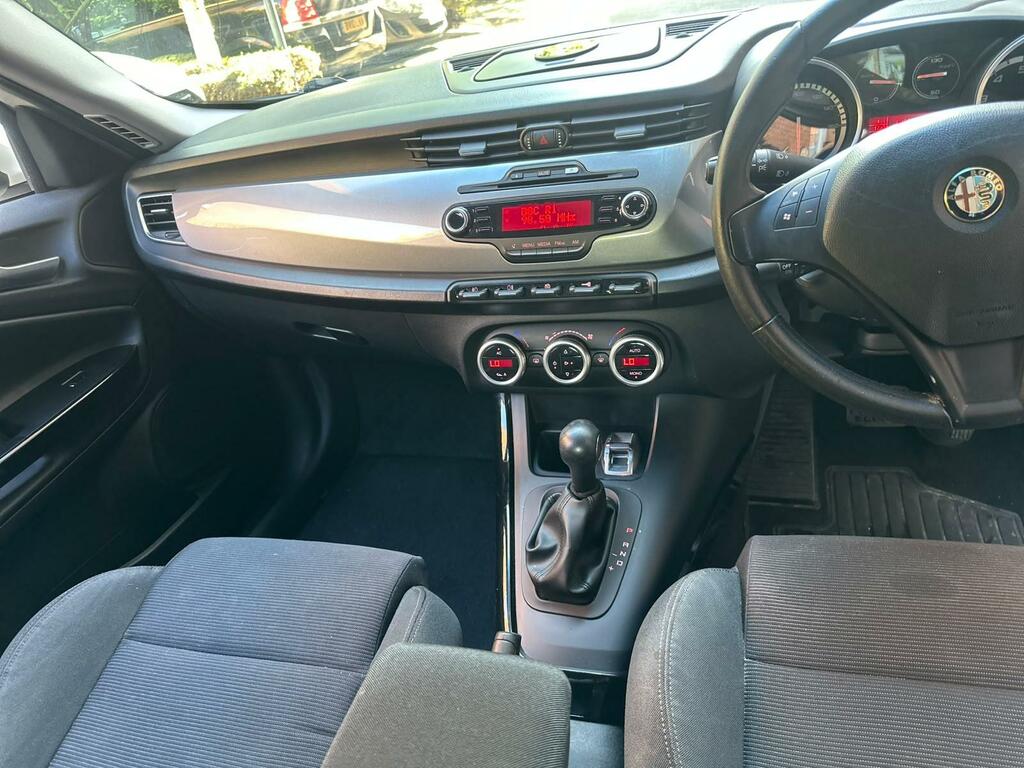 Alfa Romeo Giulietta 1.4L Lusso Tb 120 Bhp White #20
