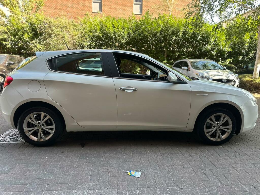 Alfa Romeo Giulietta 1.4L Lusso Tb 120 Bhp White #17