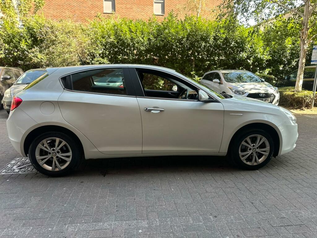 Alfa Romeo Giulietta 1.4L Lusso Tb 120 Bhp White #16