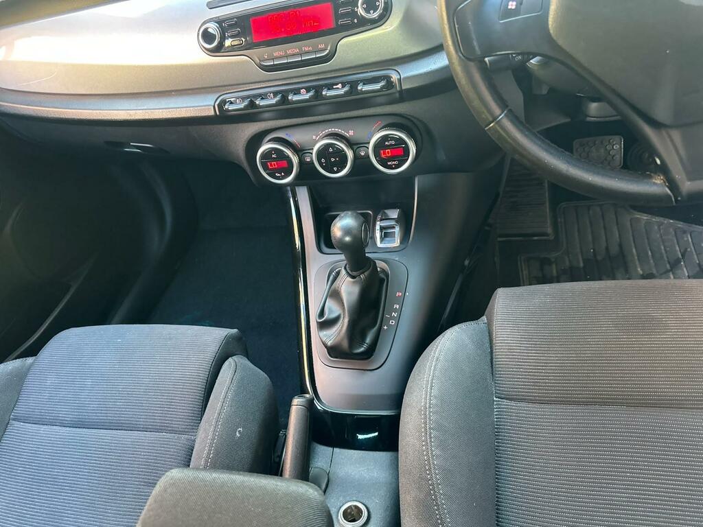 Alfa Romeo Giulietta 1.4L Lusso Tb 120 Bhp White #19
