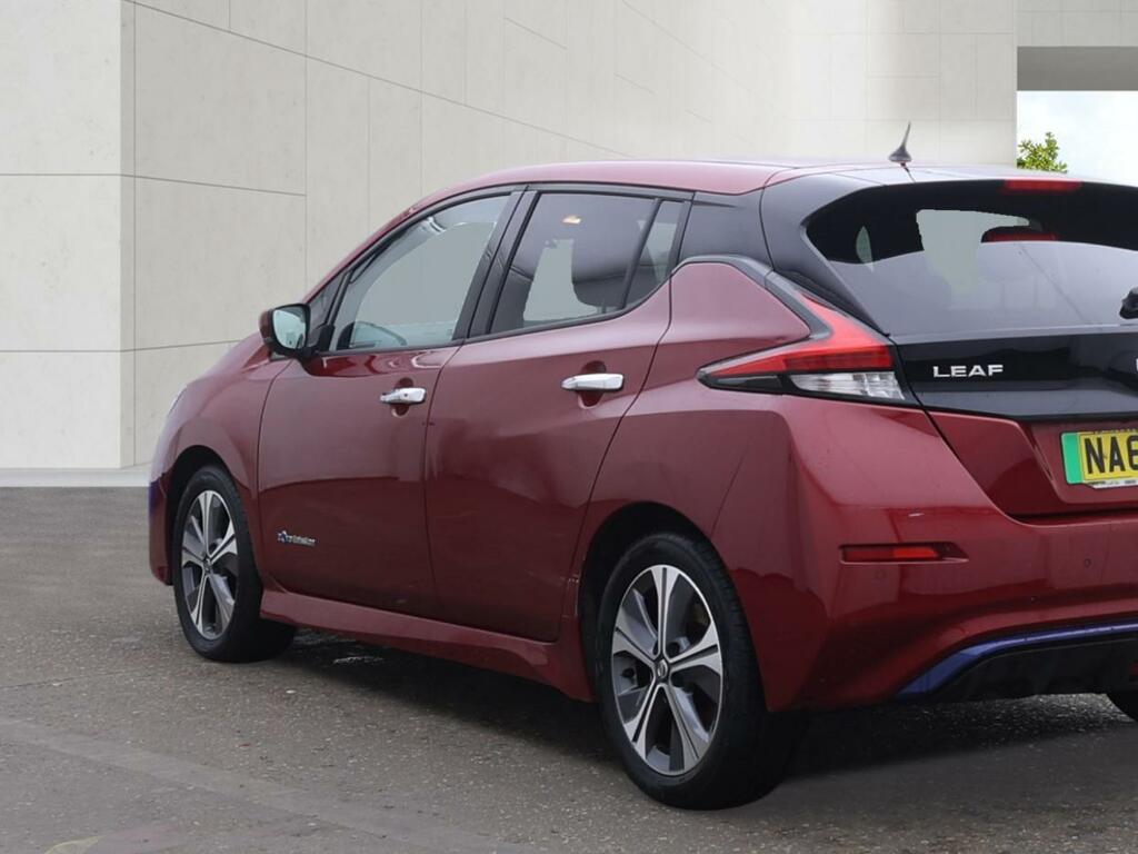 Nissan Leaf Tekna Red #6