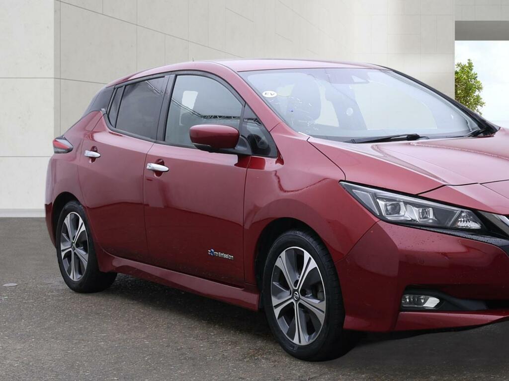 Nissan Leaf Tekna Red