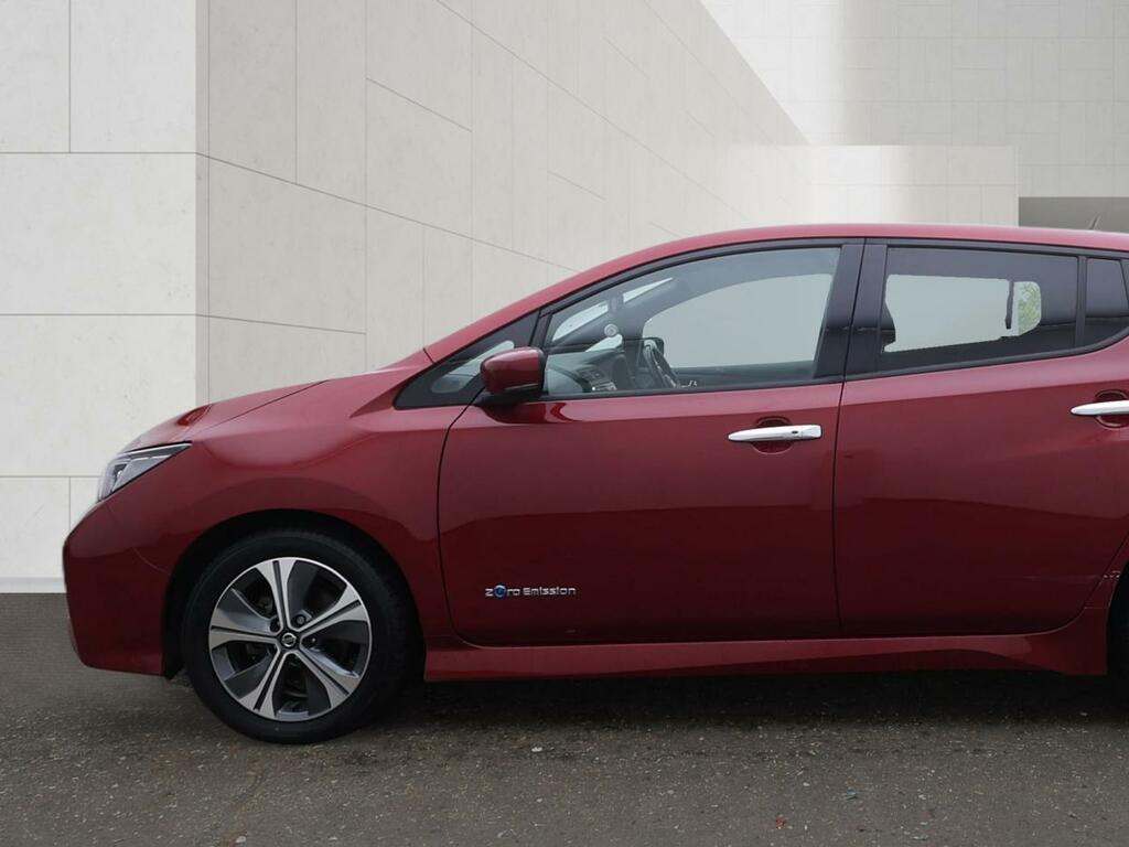 Nissan Leaf Tekna Red #3