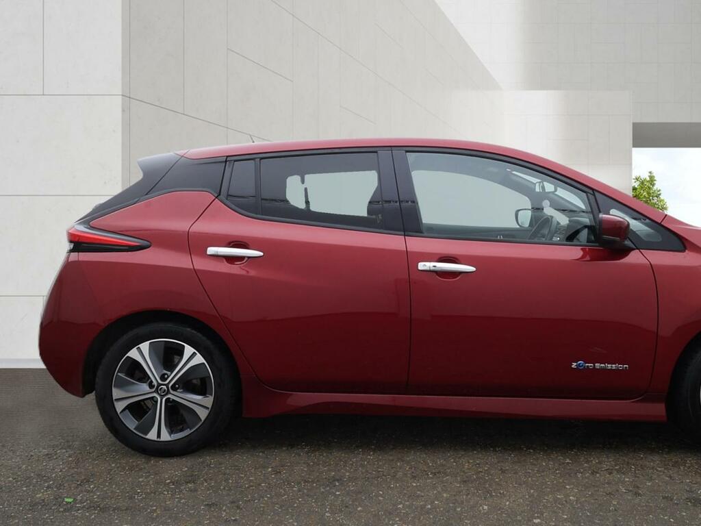 Nissan Leaf Tekna Red #4