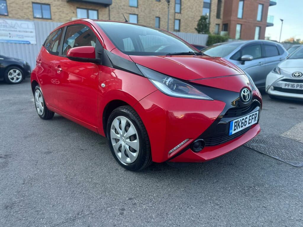 Toyota Aygo X X-play Red #6