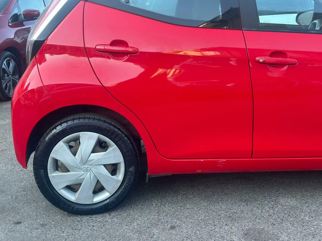 Toyota Aygo X Aygo X-play Vvt-i Silver #9