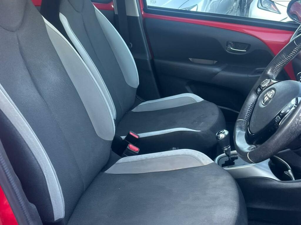 Toyota Aygo X Aygo X-play Vvt-i Silver #20