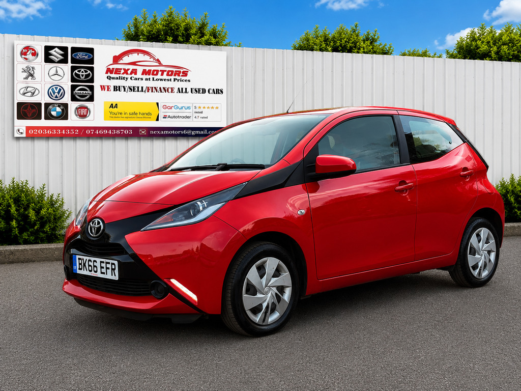 Toyota Aygo X X-play Red #3