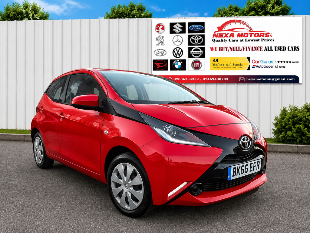 Toyota Aygo X X-play Red #2