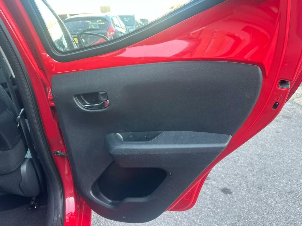 Toyota Aygo X Aygo X-play Vvt-i Silver #14