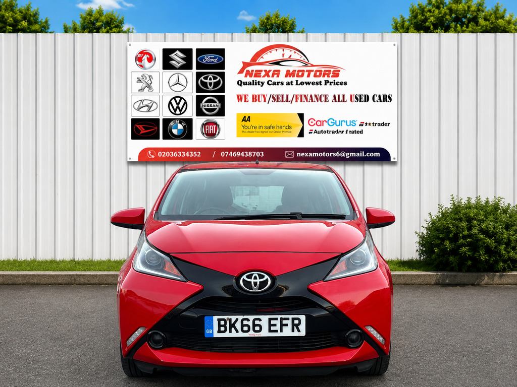 Toyota Aygo X X-play Red