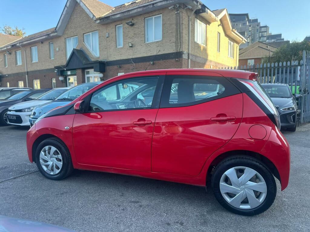 Toyota Aygo X Aygo X-play Vvt-i Silver #11