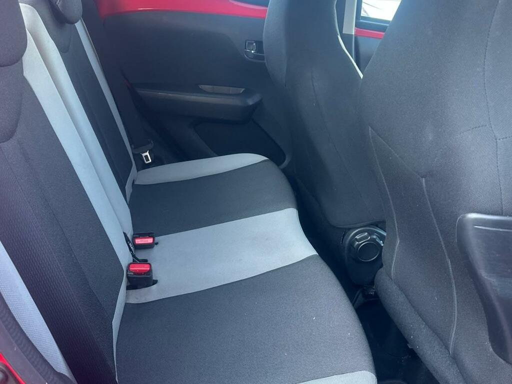 Toyota Aygo X Aygo X-play Vvt-i Silver #16