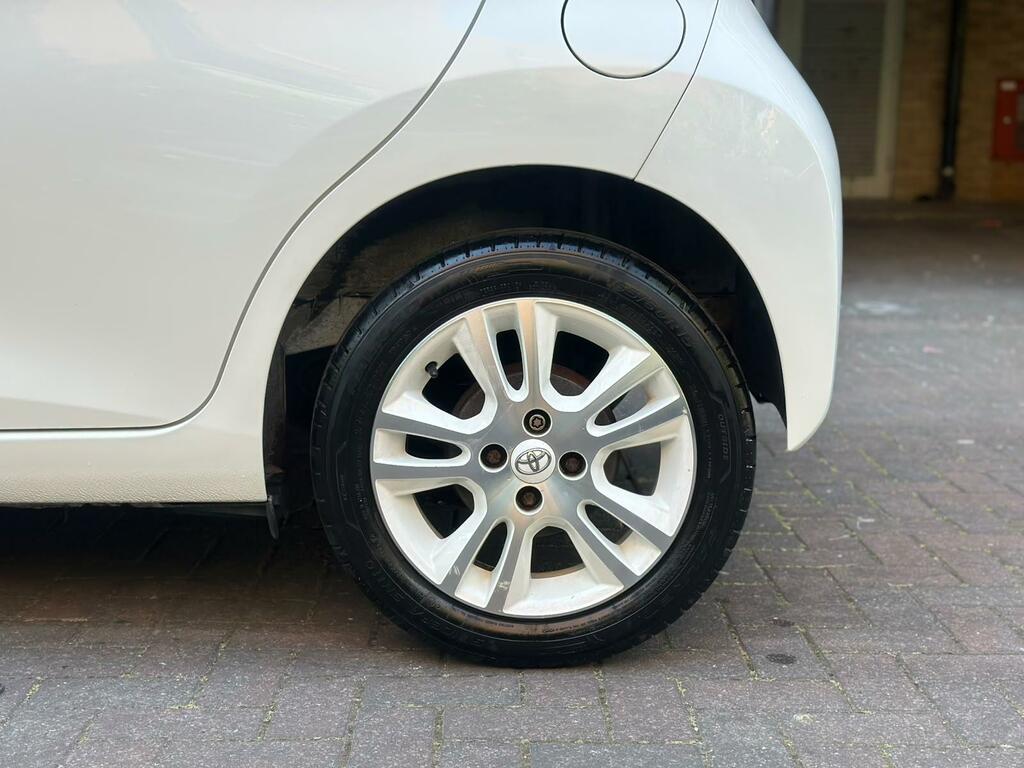 Toyota Aygo X 1.0 Aygo X-play Vvt-i Cvt White #40