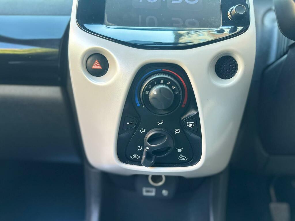 Toyota Aygo X 1.0 Aygo X-play Vvt-i Cvt White #22