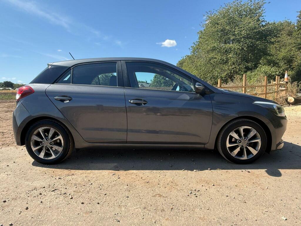 Hyundai I20 1.2 Blue Drive Se Euro 6 Ss Grey #2