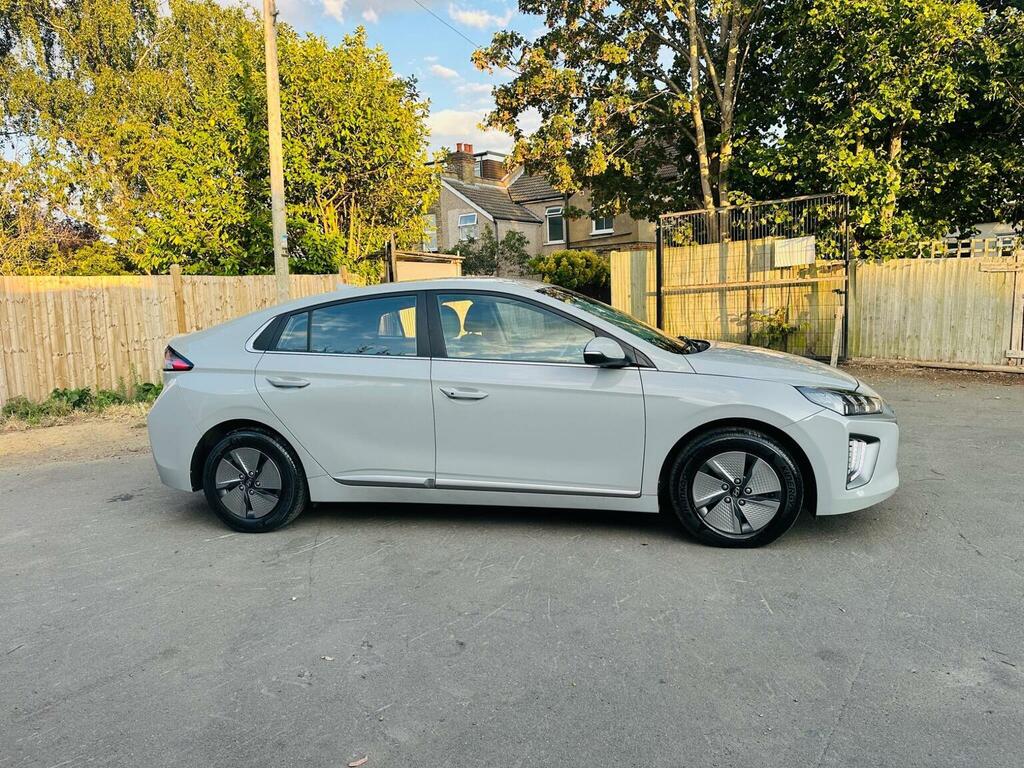Hyundai Ioniq Hatchback 1.6 H-gdi Premium Dct Euro 6 Ss CJ71SXH Grey #2
