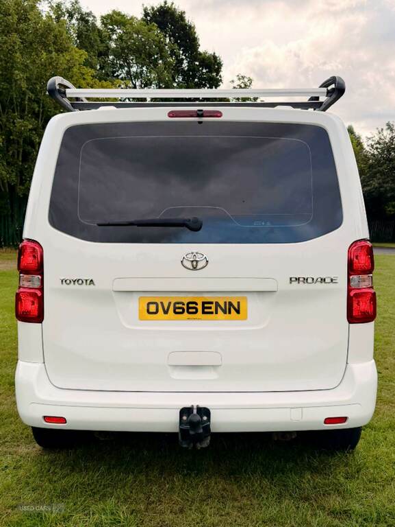 Toyota PROACE 2.0D 120 Comfort Van White #6