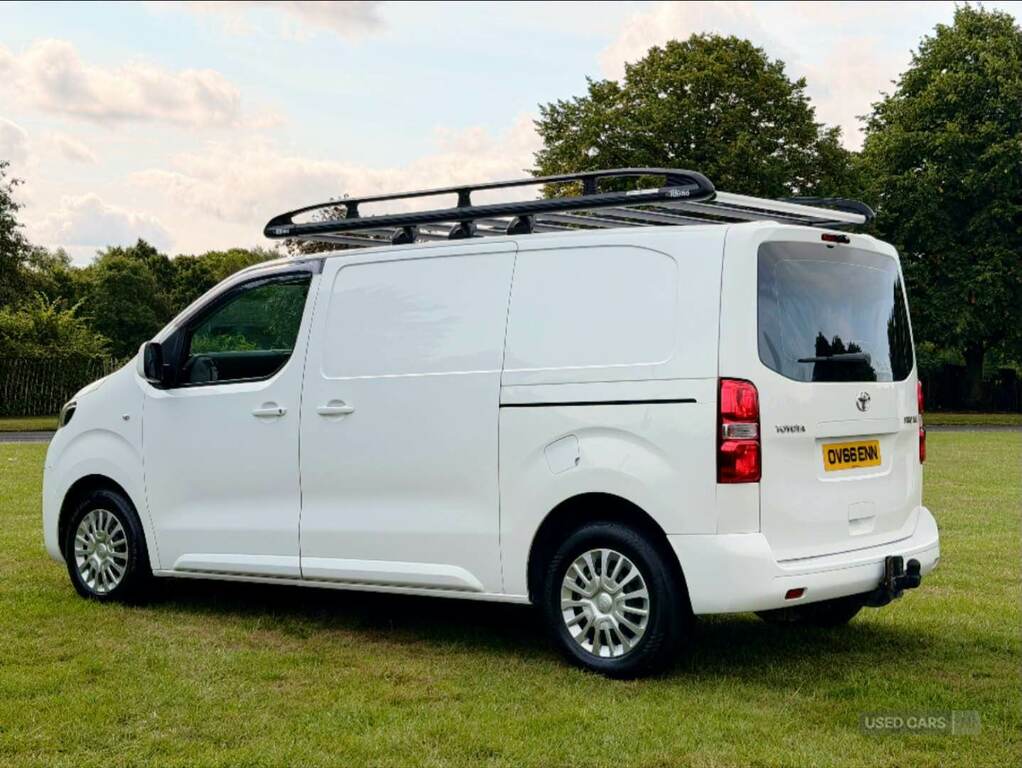 Toyota PROACE 2.0D 120 Comfort Van White #3