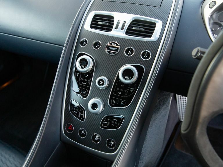 Aston Martin Vanquish 5.9 V12 Volante Touchtronic III Black #52