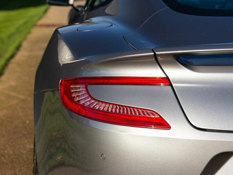 Aston Martin Vanquish 5.9 V12 Volante Touchtronic III Black #38