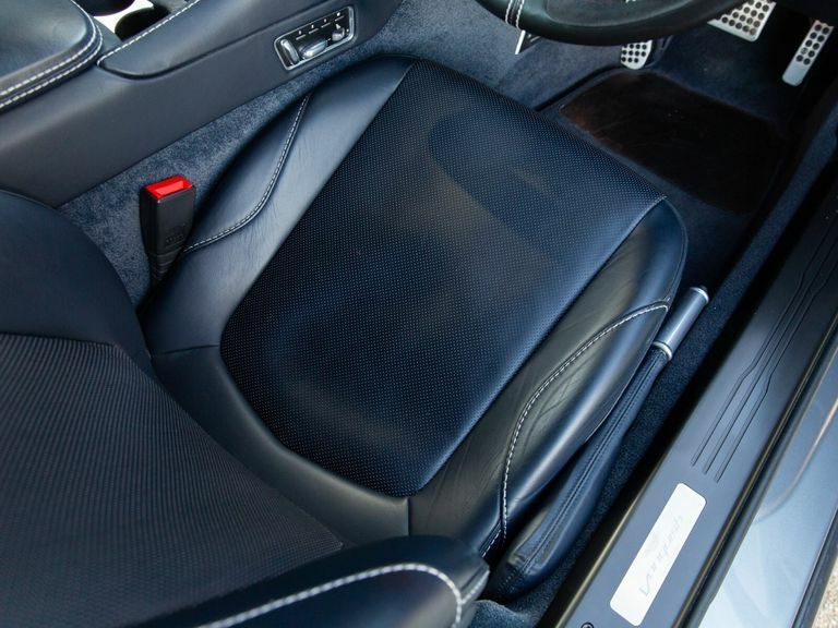 Aston Martin Vanquish 5.9 V12 Volante Touchtronic III Black #61