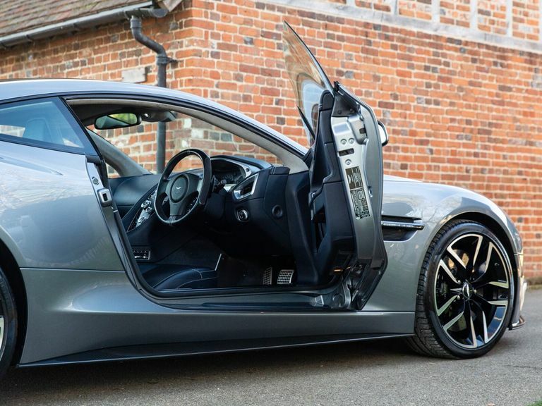 Aston Martin Vanquish 5.9 V12 Volante Touchtronic III Black #44