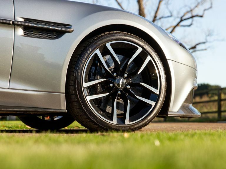 Aston Martin Vanquish 5.9 V12 Volante Touchtronic III Black #35