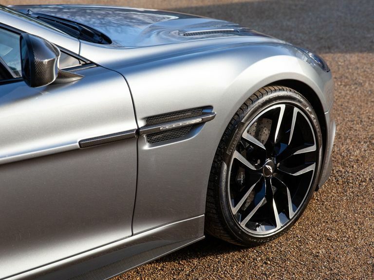 Aston Martin Vanquish 5.9 V12 Volante Touchtronic III Black #32