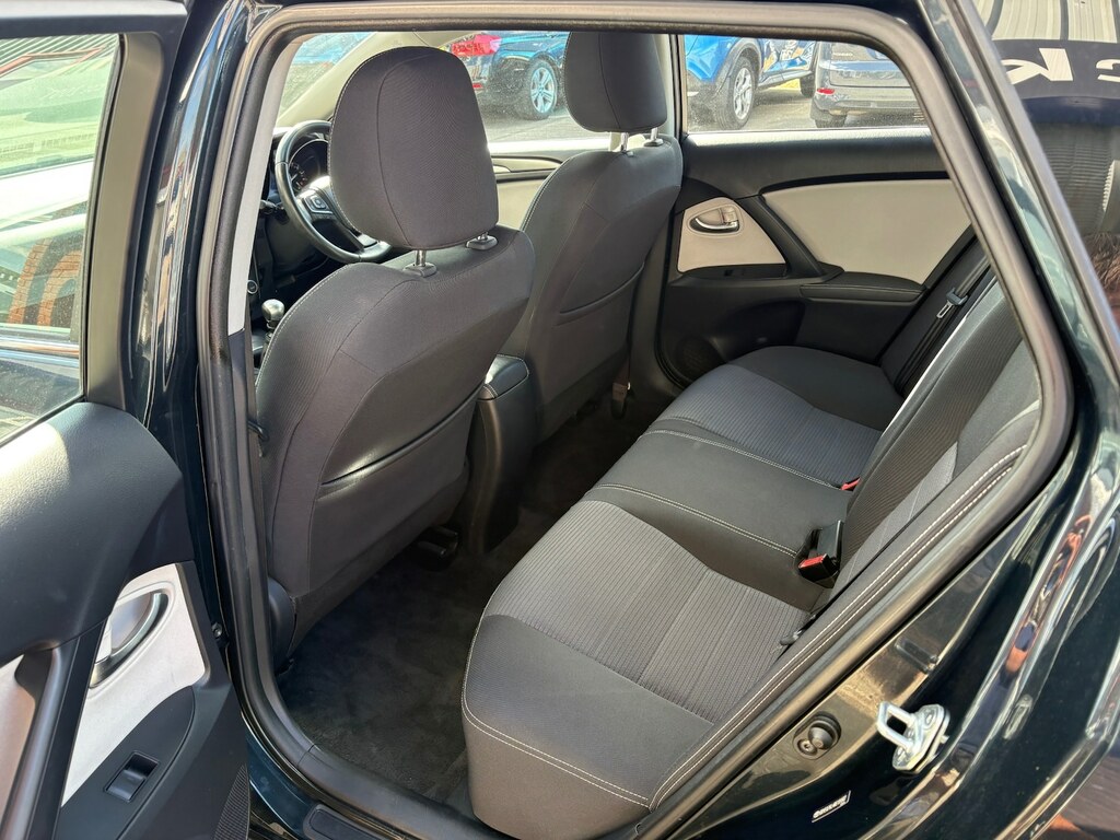 Toyota Avensis Avensis Excel D-4d Grey #17