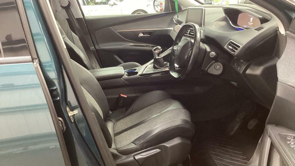 Peugeot 5008  White #11