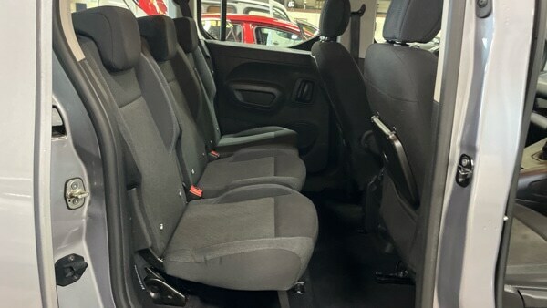 Peugeot Rifter Mpv #10