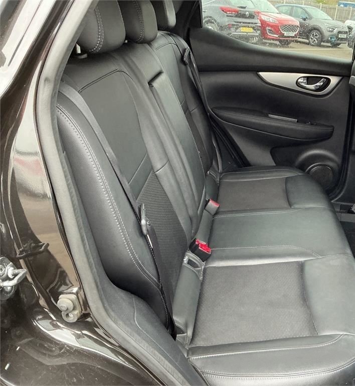 Nissan Qashqai 1.2 Dig-t N-connecta Hatchback Black #7