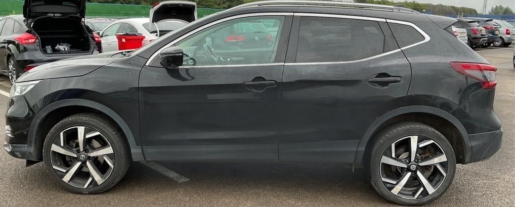 Nissan Qashqai 1.2 Dig-t N-connecta Hatchback Black #5