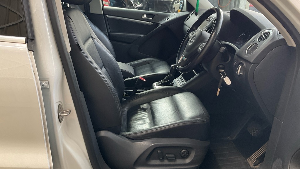 Volkswagen Tiguan Tiguan Match Tdi Bluemotion Technology 4Motion Black #11
