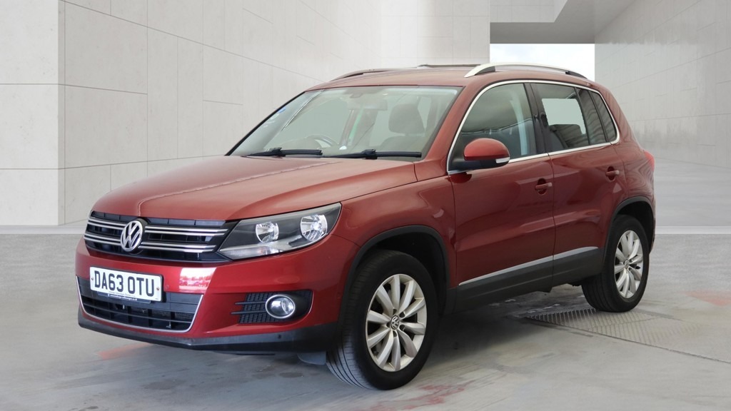 Volkswagen Tiguan 2.0 Tdi Bluemotion Tech Match Dsg Red #2