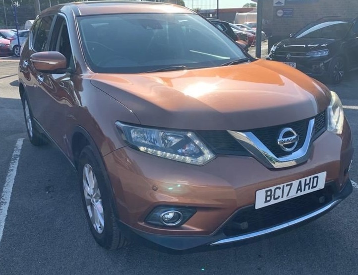 Nissan X-Trail 1.6 Dig-t Acenta Panroof Smart Vision U Orange