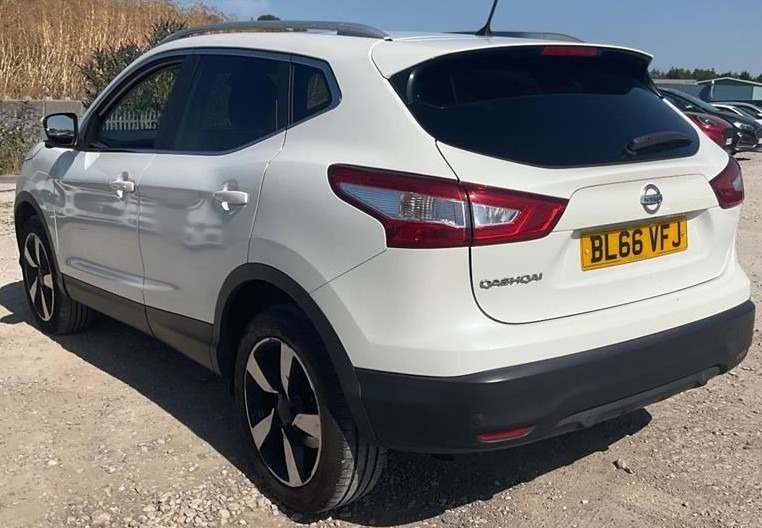 Nissan Qashqai 1.2 Dig-t Tekna 2Wd Euro 6 Ss White #2