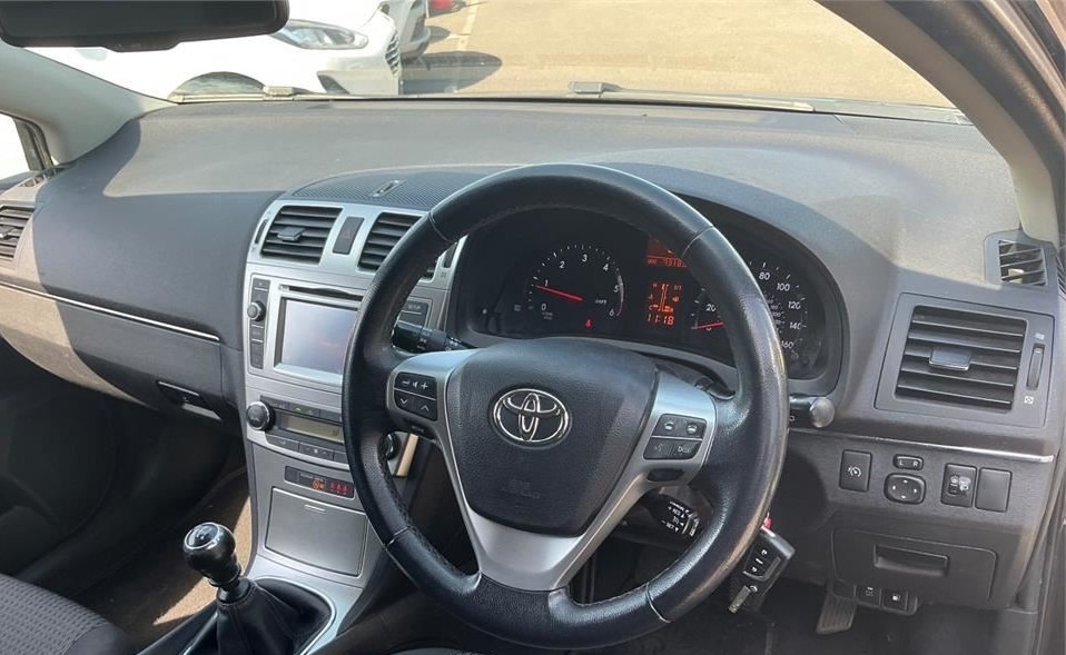 Toyota Avensis 2.0 D-4d Icon Nav 35 Tax 61 Mpg Dab Black #5
