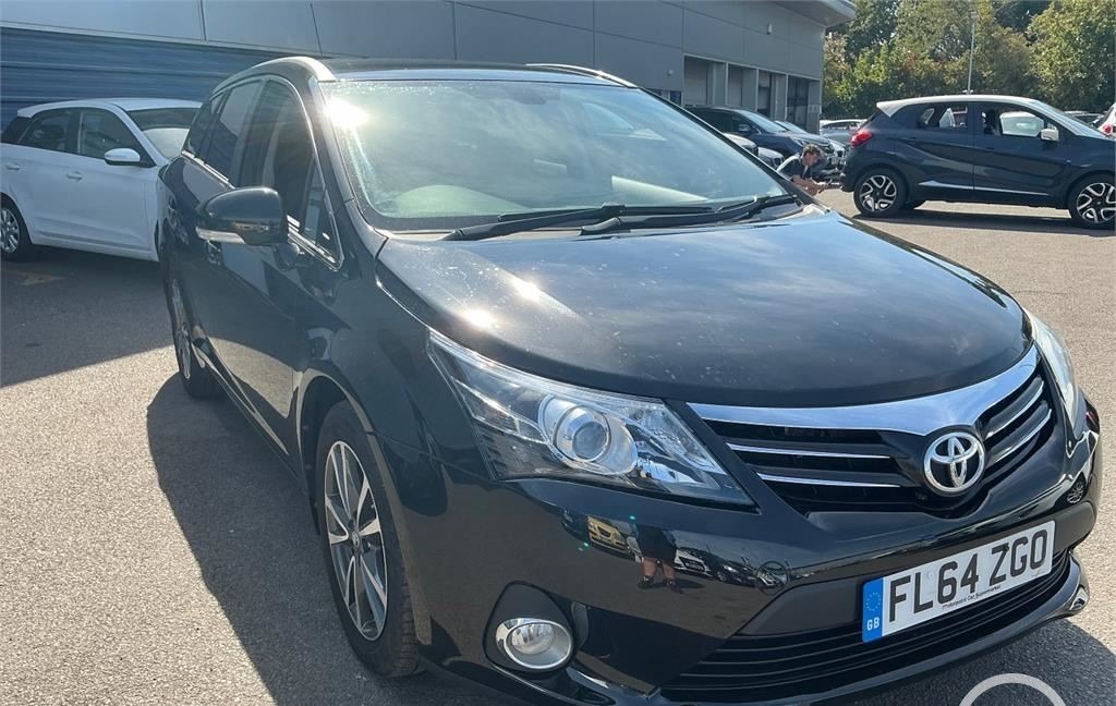 Toyota Avensis 2.0 D-4d Icon Nav 35 Tax 61 Mpg Dab Black