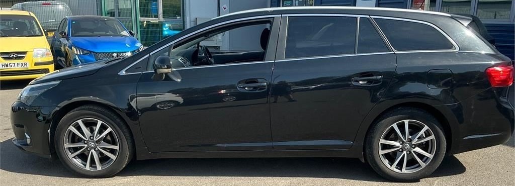 Toyota Avensis 2.0 D-4d Icon Nav 35 Tax 61 Mpg Dab Black #2