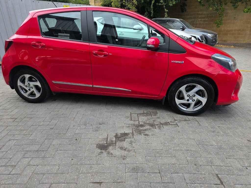 Toyota Yaris 1.5 Vvt-h Icon E-cvt Black #14
