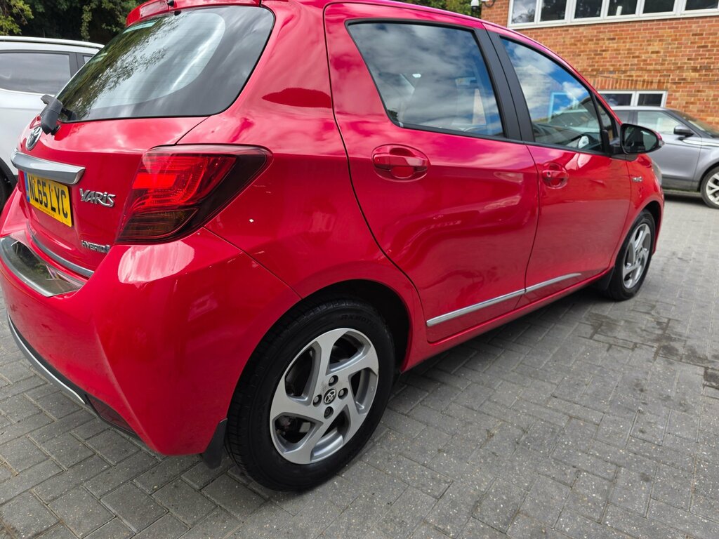 Toyota Yaris 1.5 Vvt-h Icon E-cvt Black #15