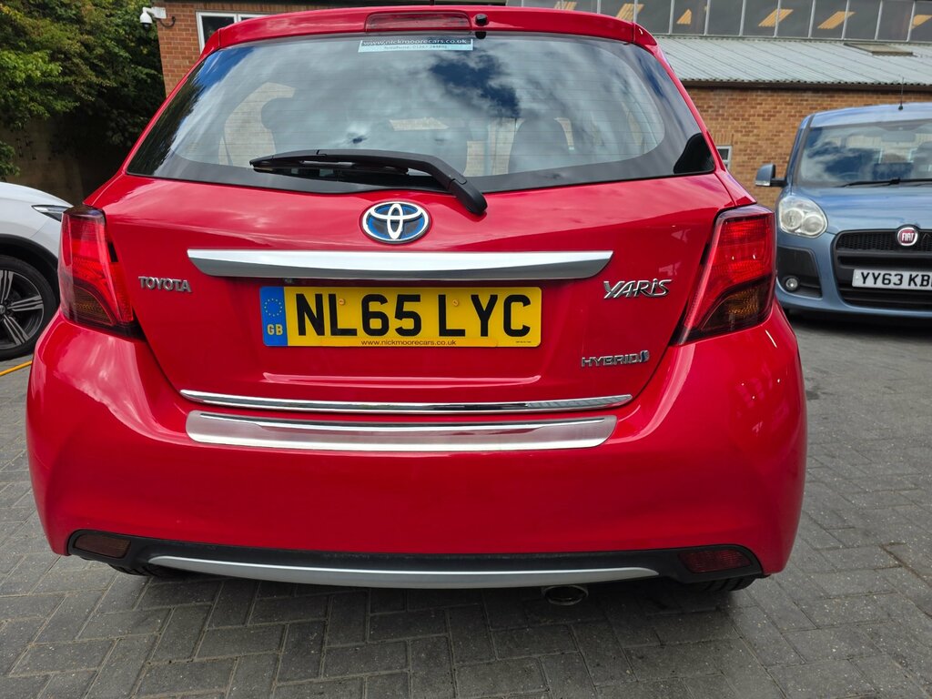 Toyota Yaris 1.5 Vvt-h Icon E-cvt Black #16