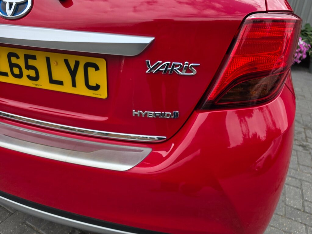 Toyota Yaris 1.5 Vvt-h Icon E-cvt Black #3