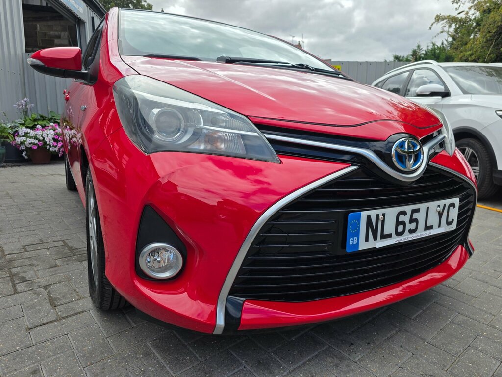 Toyota Yaris 1.5 Vvt-h Icon E-cvt Black #13